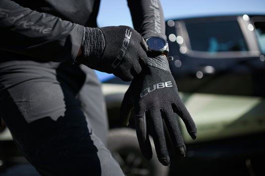 CYCLING IN WINTER: HOW TO CHOOSE THE RIGHT GLOVES